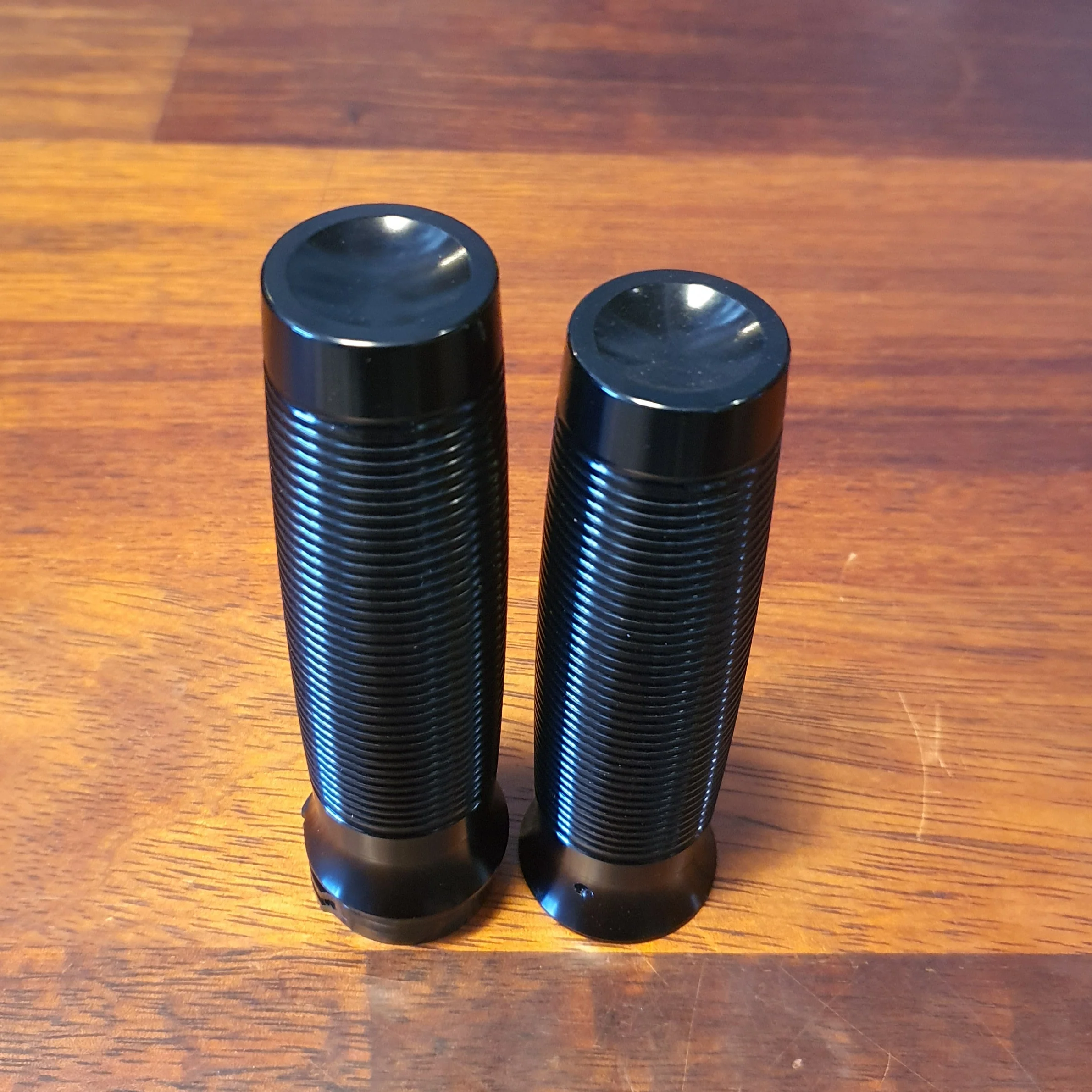 Yamaha XVS650 V-star 1" Ribbed Aluminium Grips - Image 2