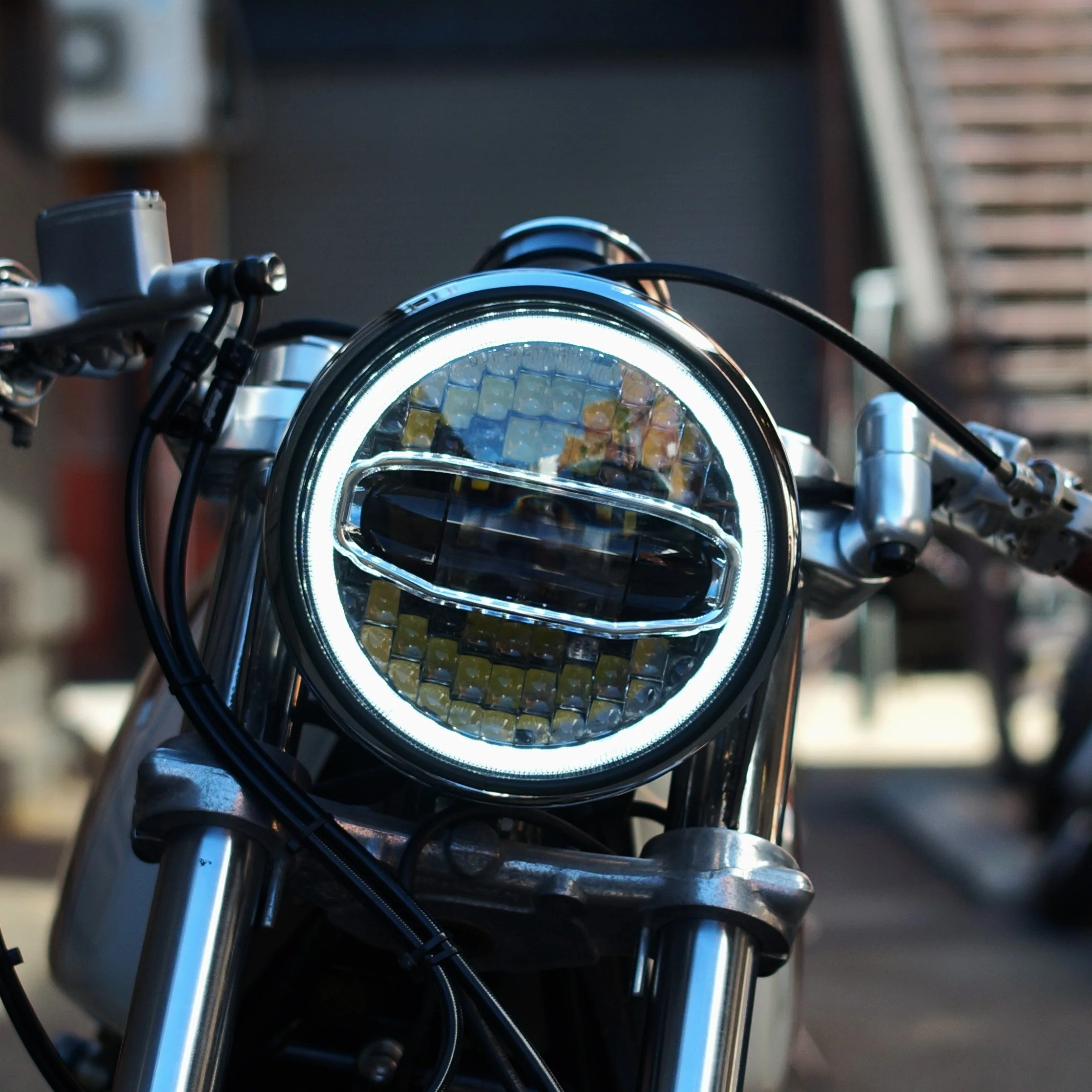 Dynamic 7” LED black headlight