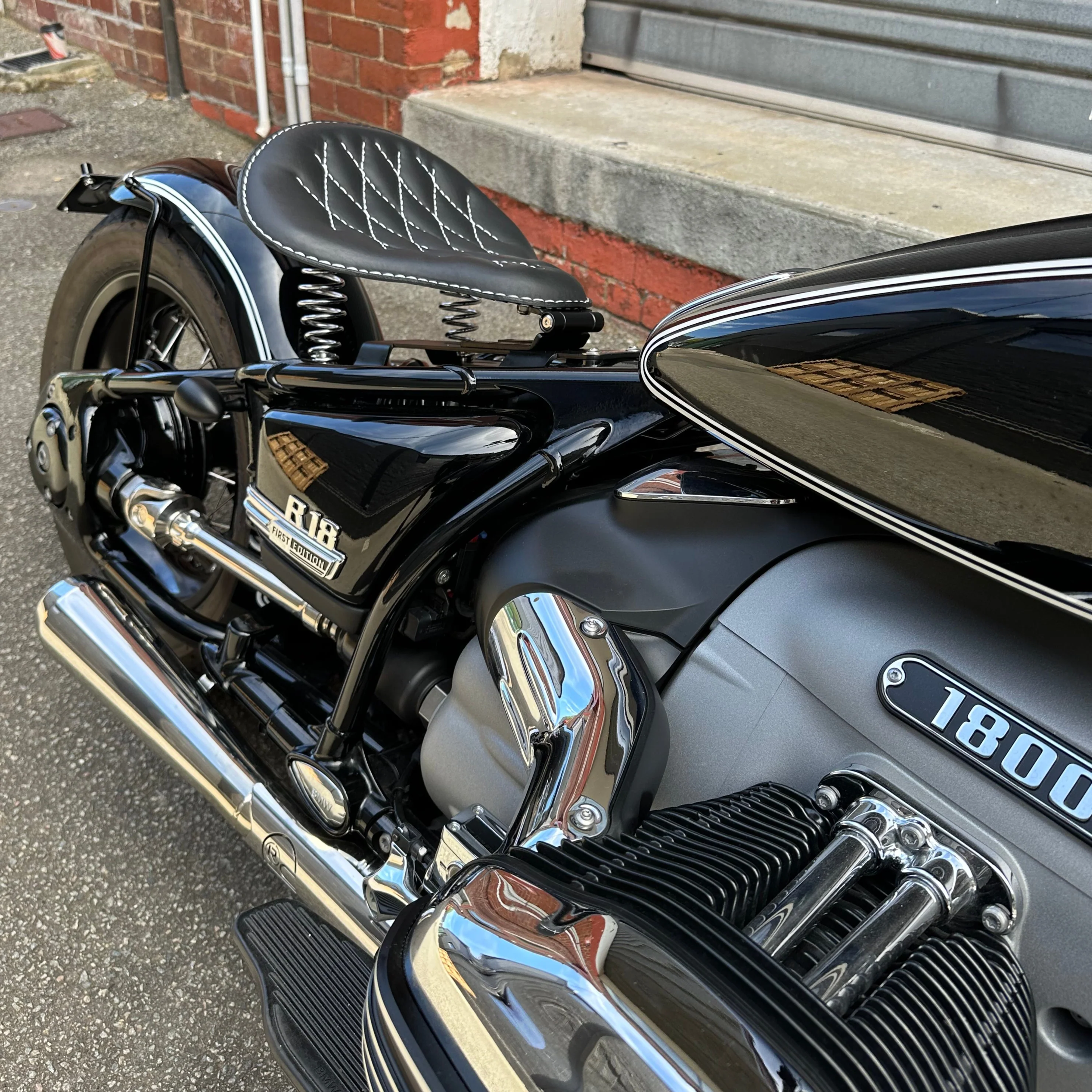 BMW R18 sprung bobber seat kit - Image 12