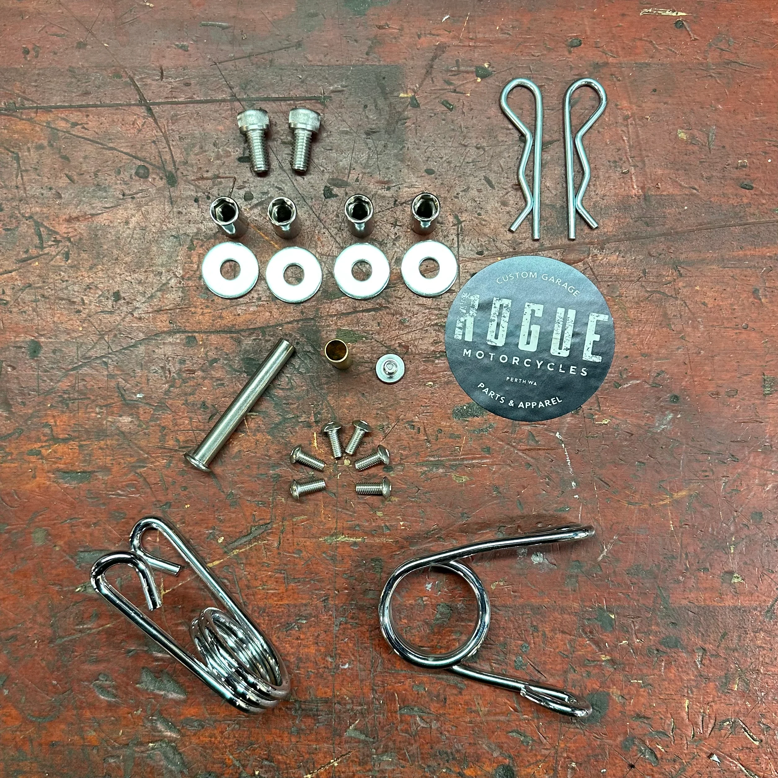BMW R18 sprung bobber seat kit - Image 18