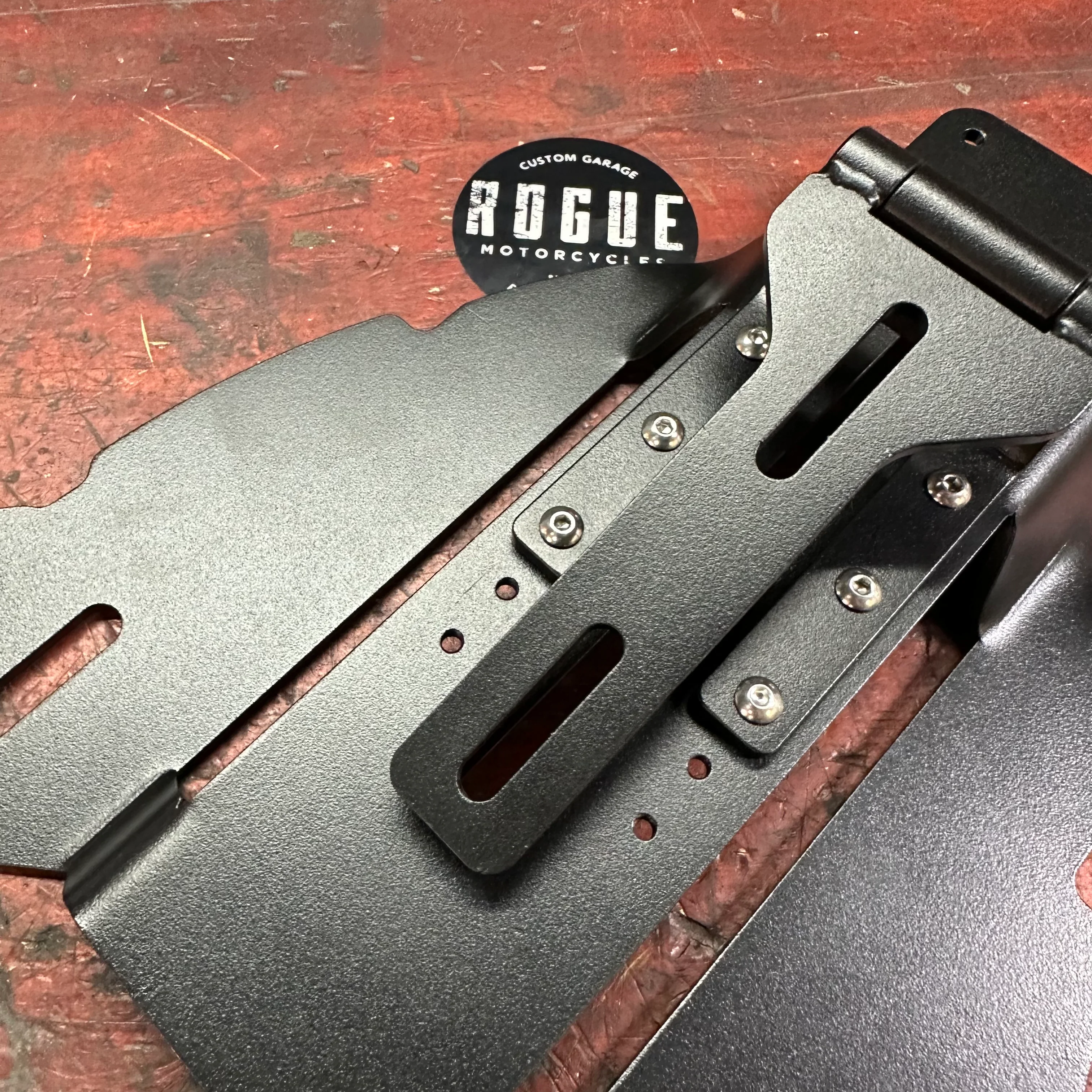 BMW R18 sprung bobber seat kit - Image 27