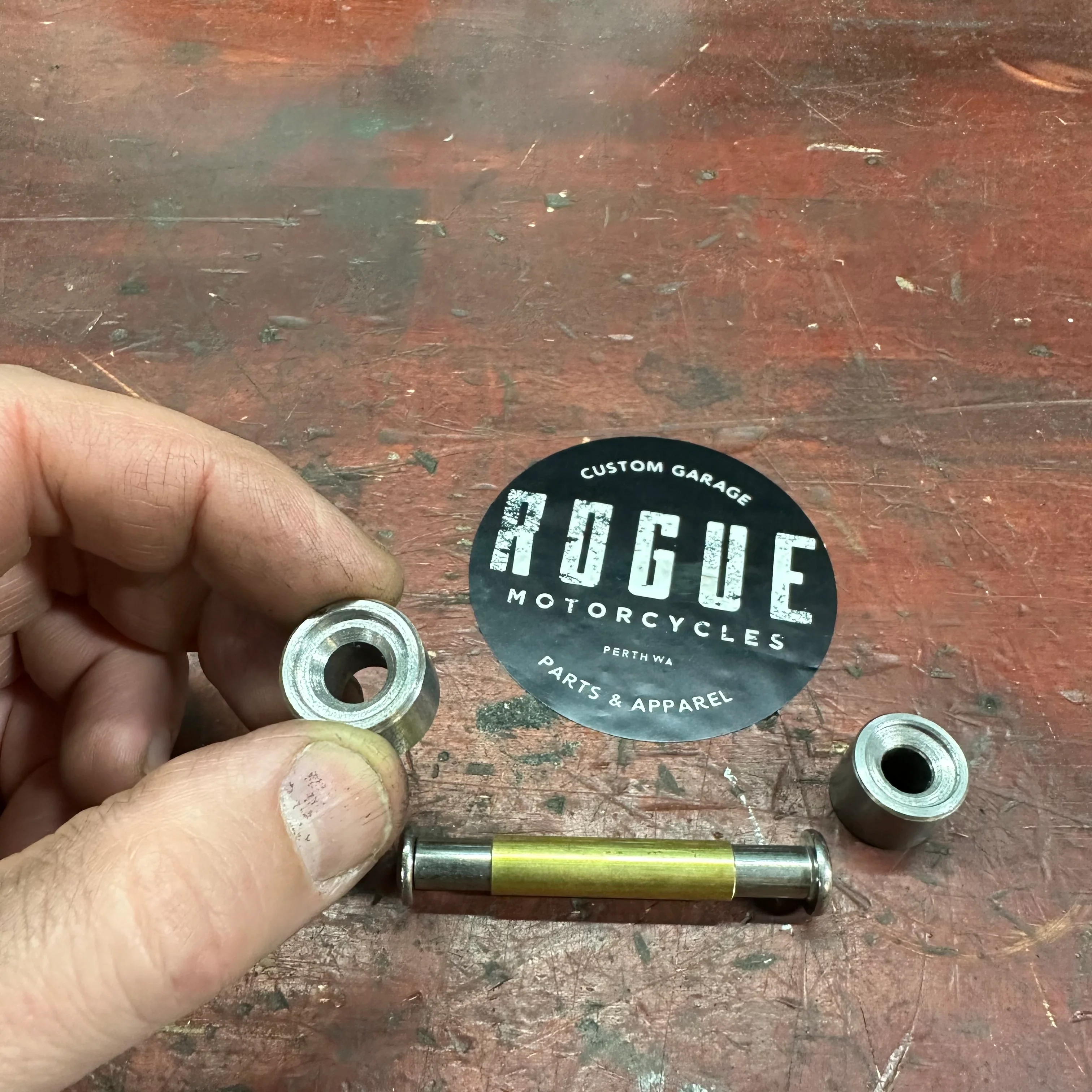 BMW R18 sprung bobber seat kit - Image 29