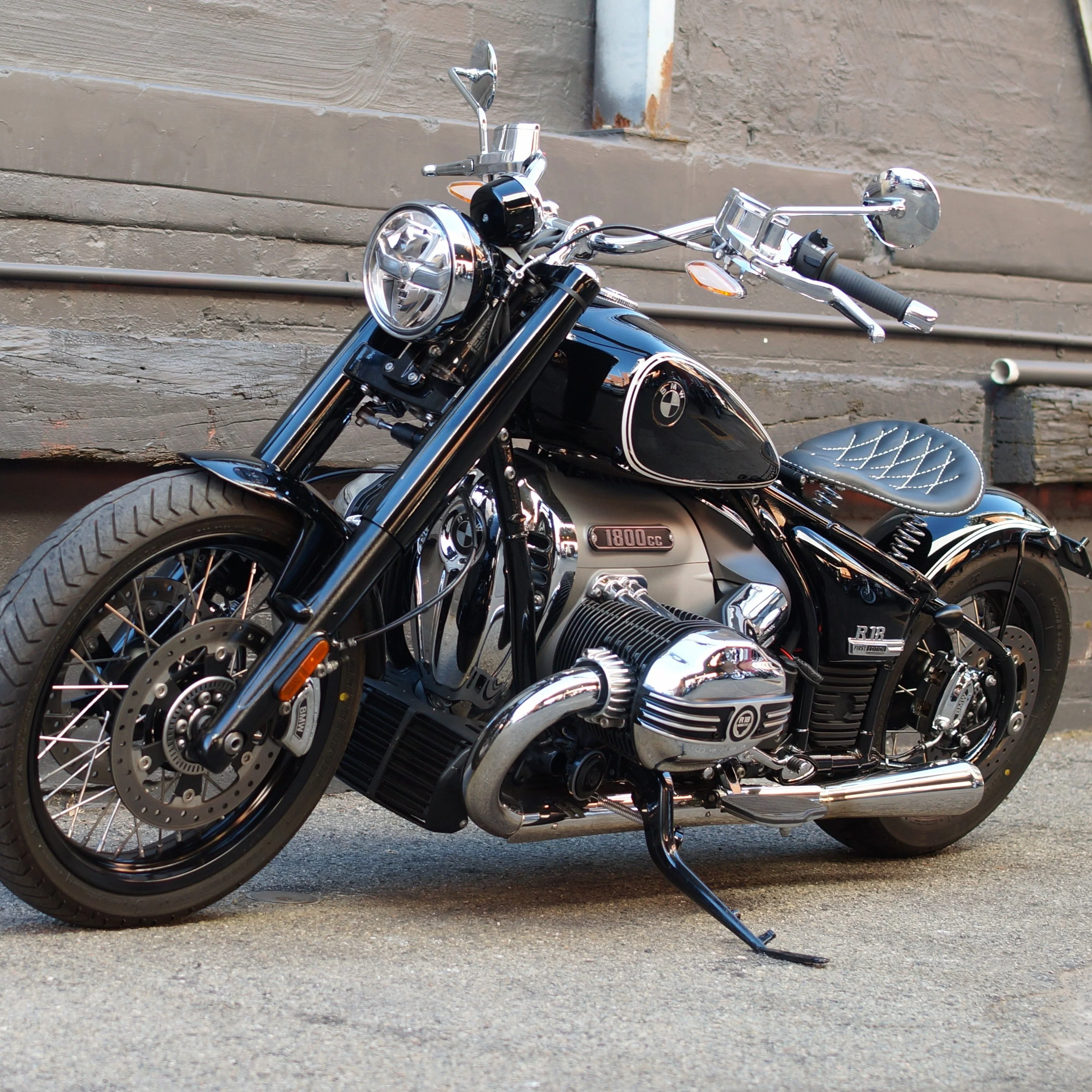 BMW R18 sprung bobber seat kit - Image 3