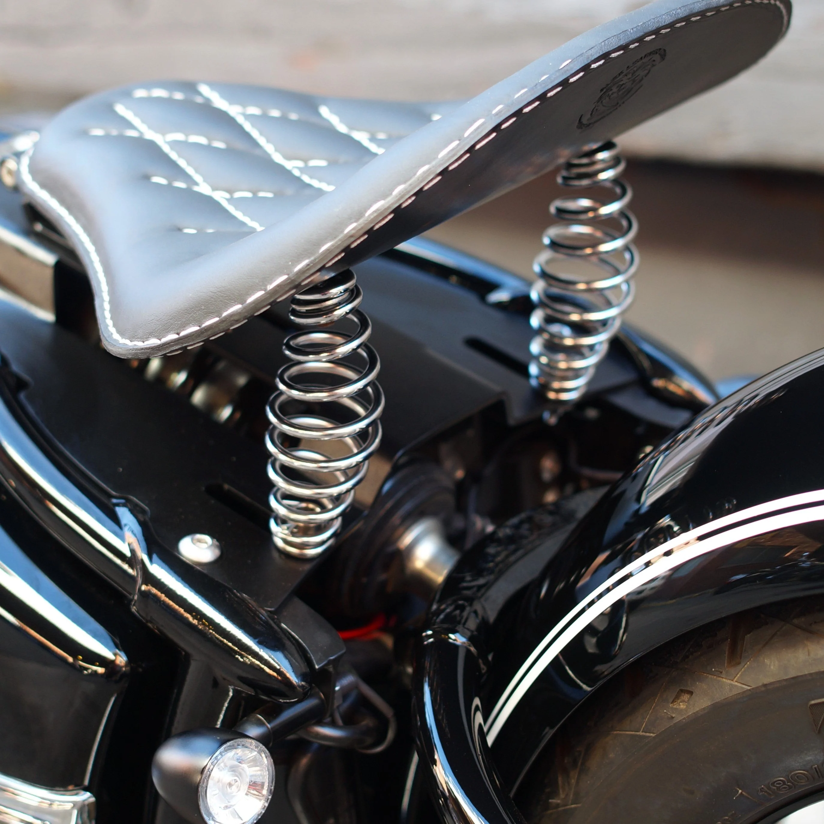 BMW R18 sprung bobber seat kit - Image 5