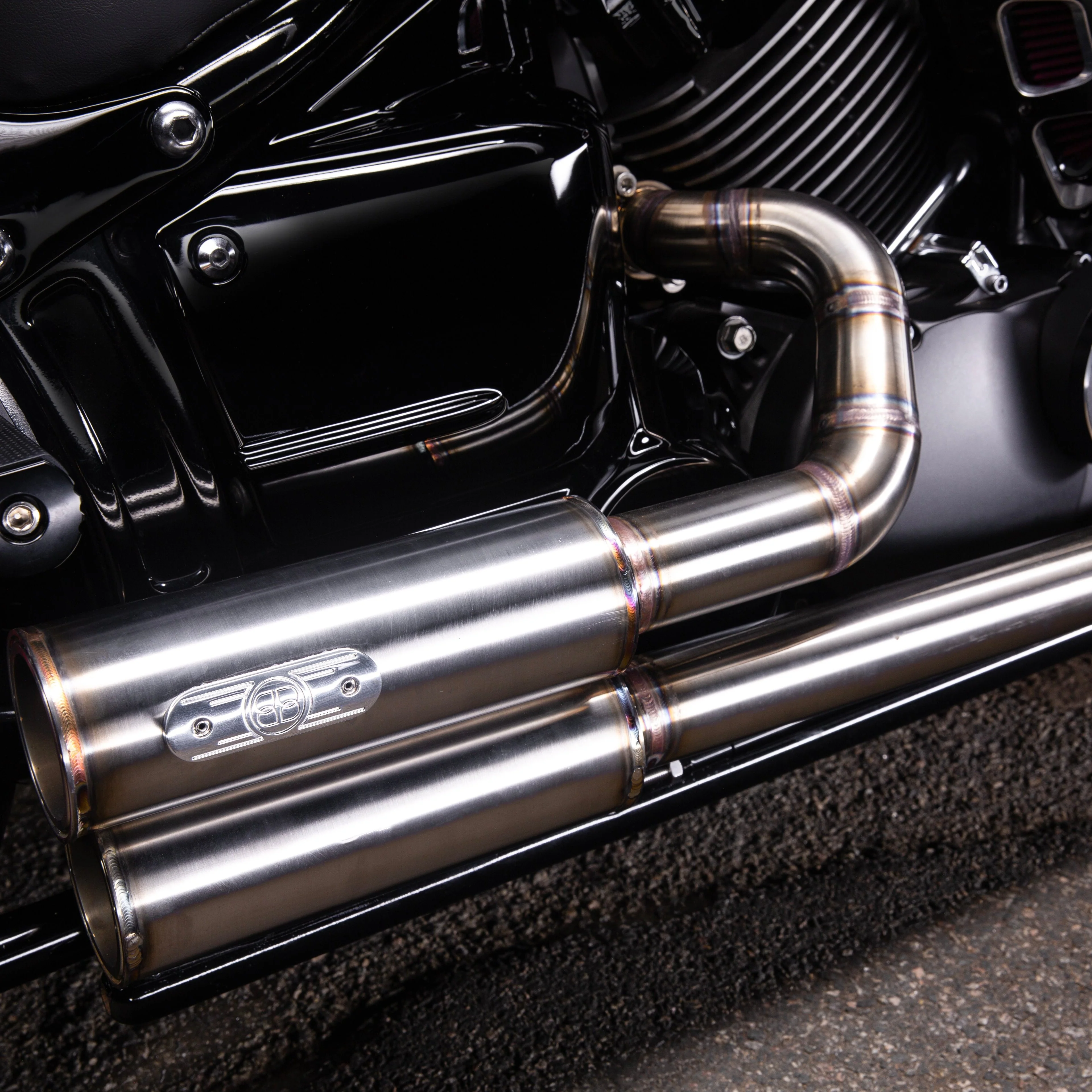 Grenade twin exhaust for Yamaha V-Star XVS650 V2.0 - Image 3