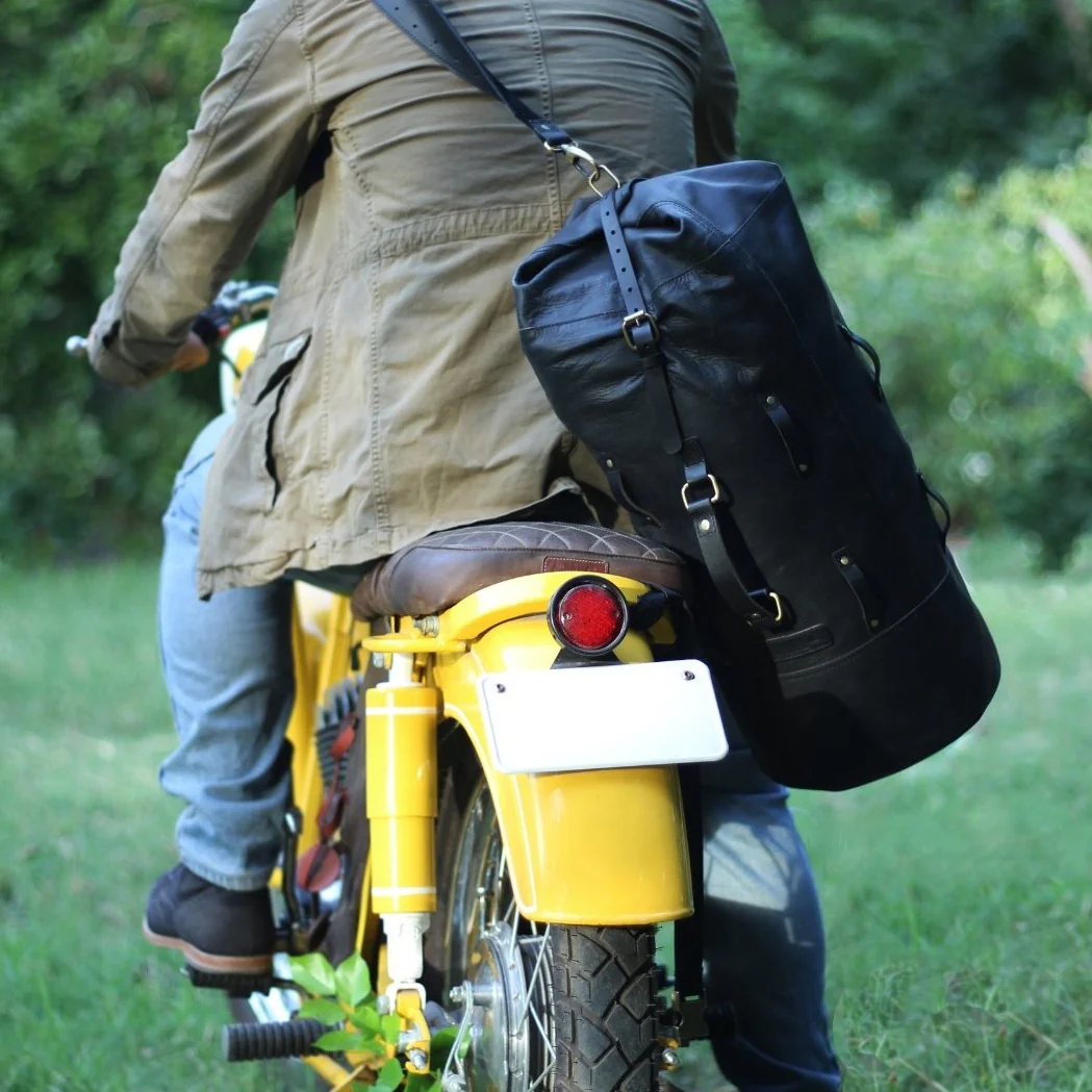 LEATHER MILITARY DUFFEL - BLACK - Image 4