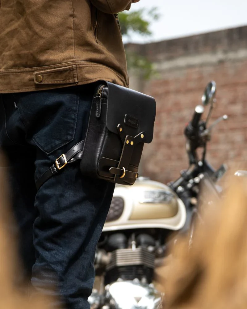 THIGH BAG | CLASSIC BLACK - Image 11