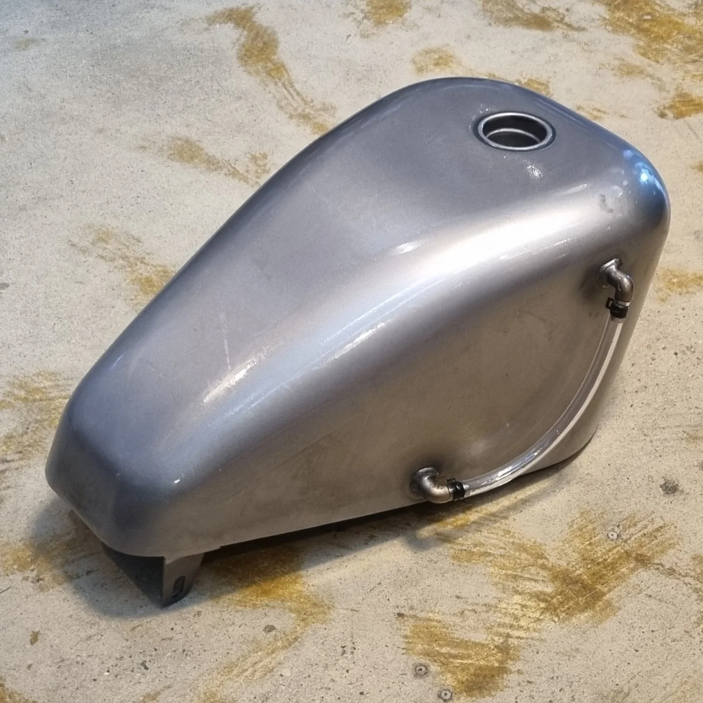 XVS650 V-Star Peanut XL Sportster Style tank - Image 4