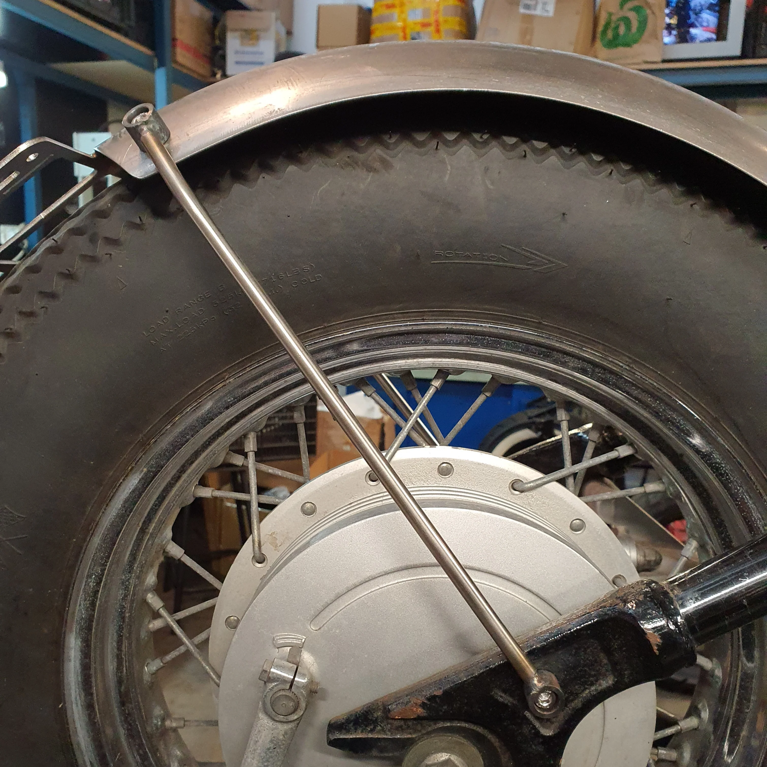 Yamaha XVS650 V-star - Rear Fender w/ struts and license plate - Image 5