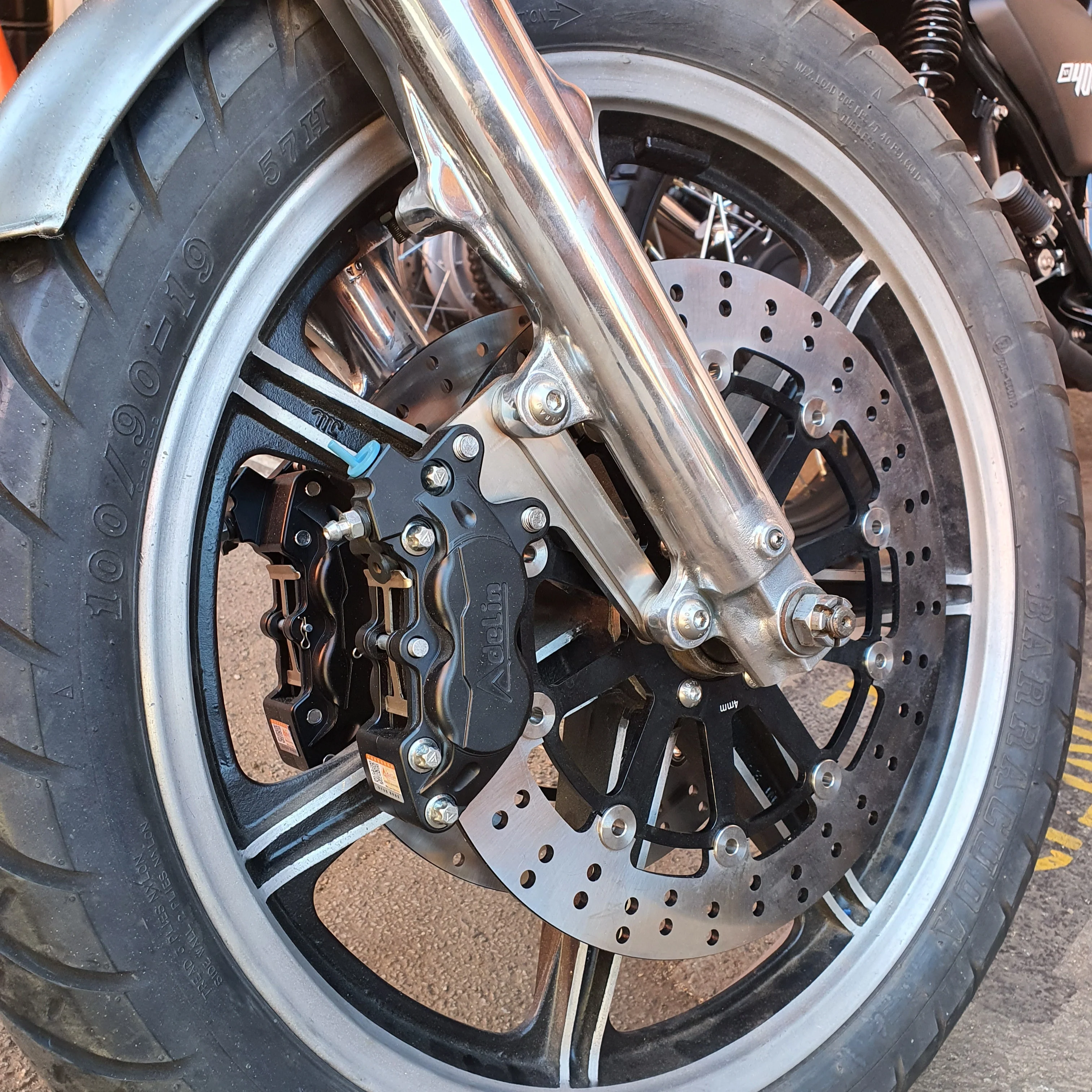 Yamaha XS750 big brake kit - Image 2