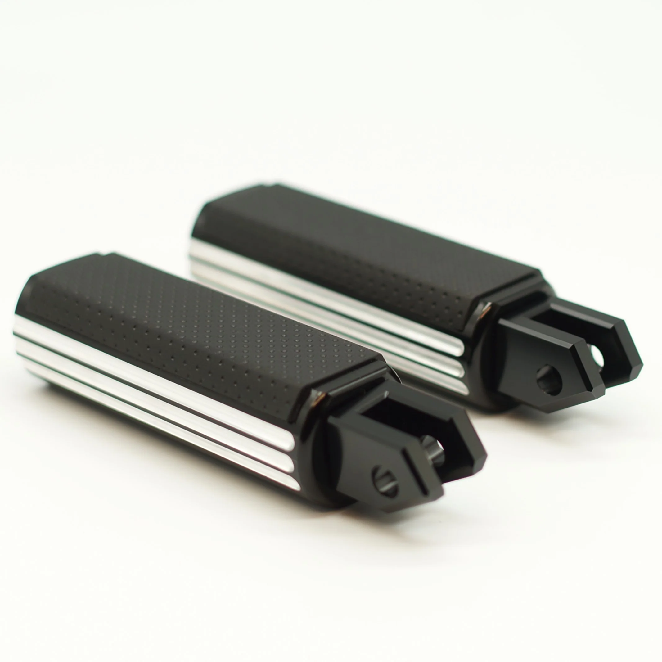 Yamaha XVS650 V-star CNC Signature footrests pegs - Image 9