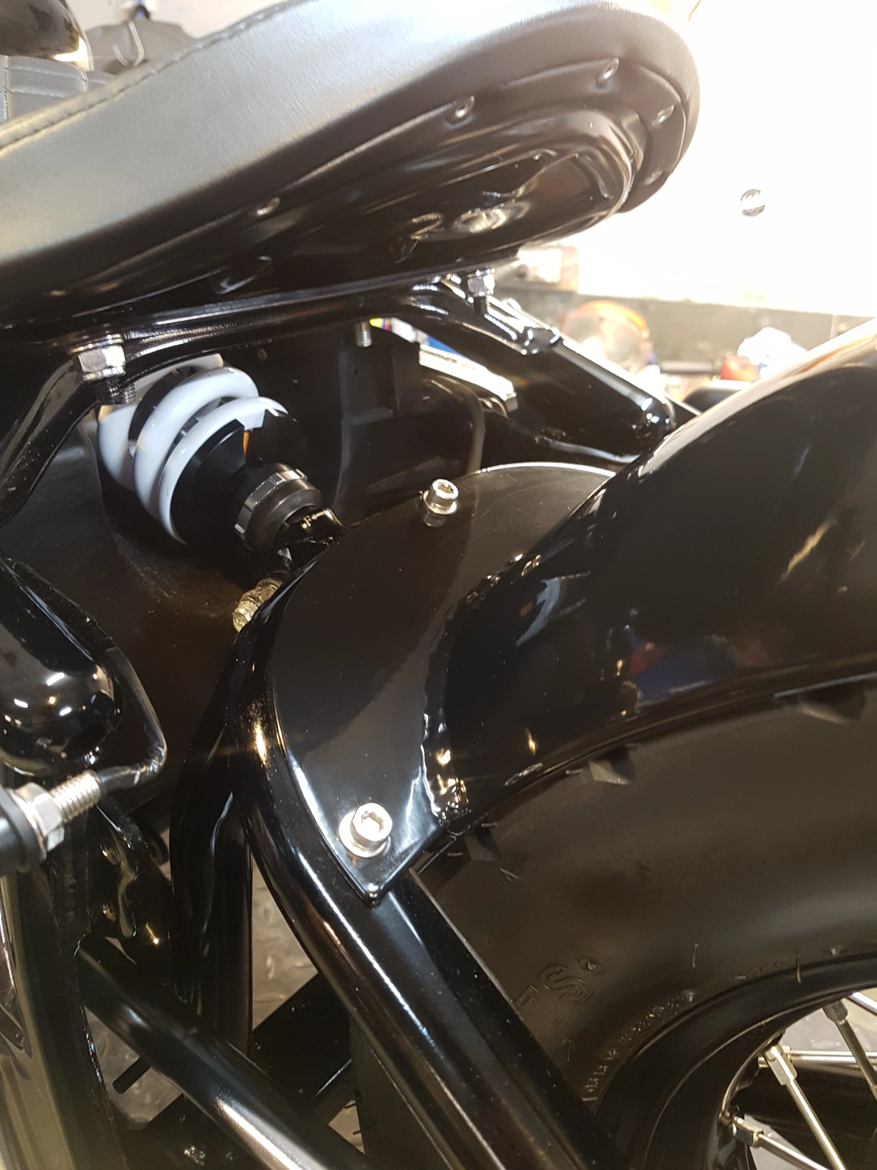 Yamaha XVS650 V-star - Rear Fender Bobber - Image 3
