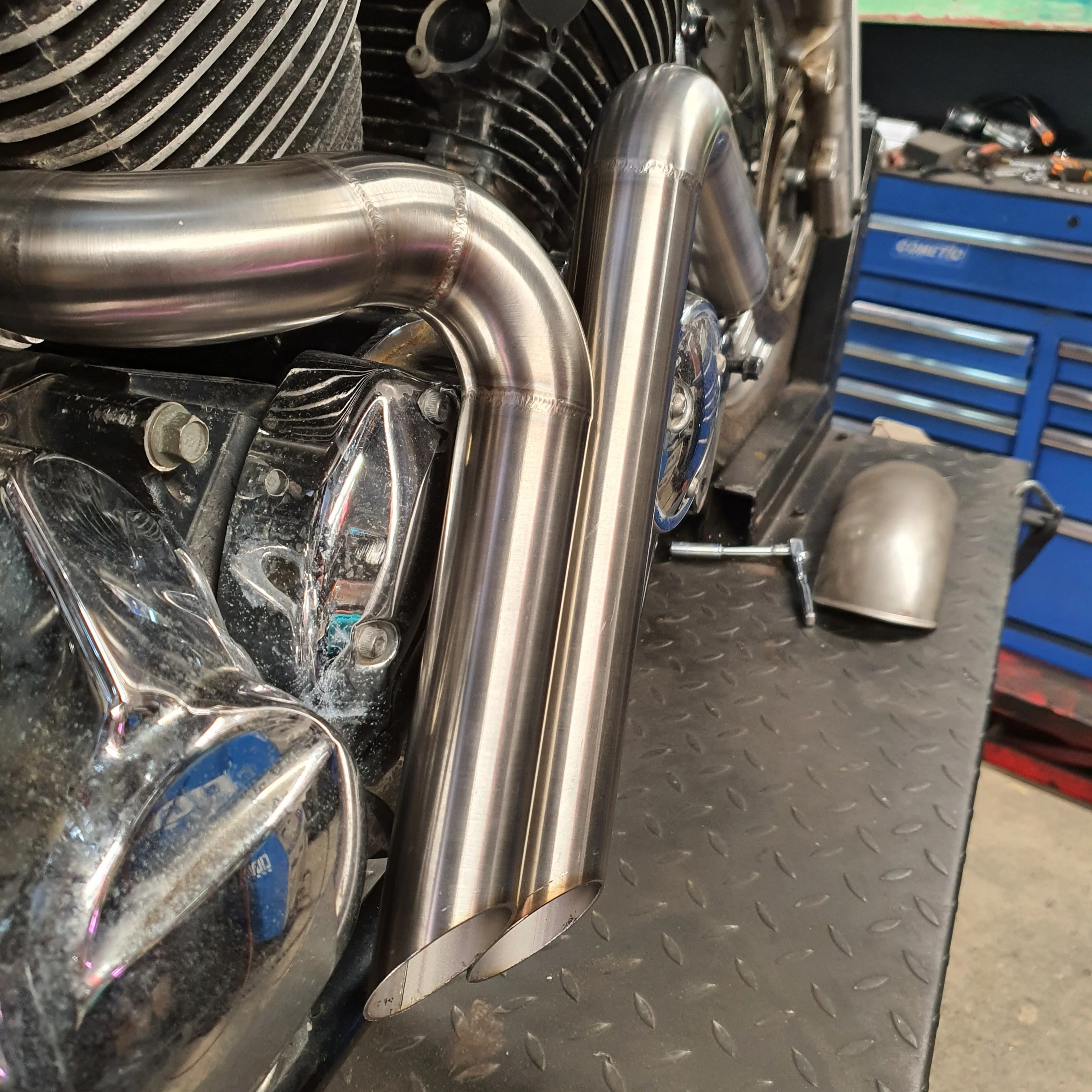 Yamaha XVS650 V-star - Stainless Exhaust "Short Bob" - Image 5